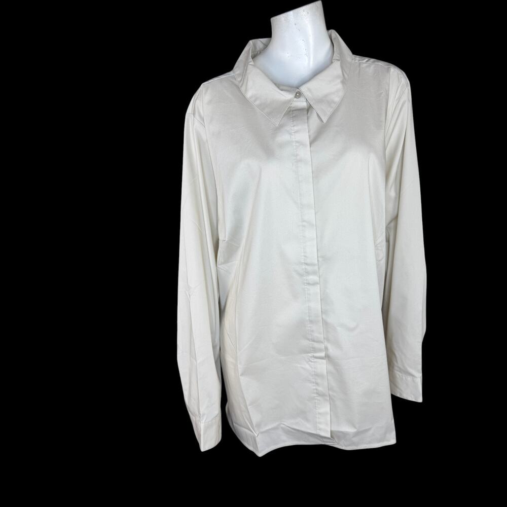 Denim & Co. Coolmax Curved Hem Shirt‎ with Button Detail Stone Kacki 3X